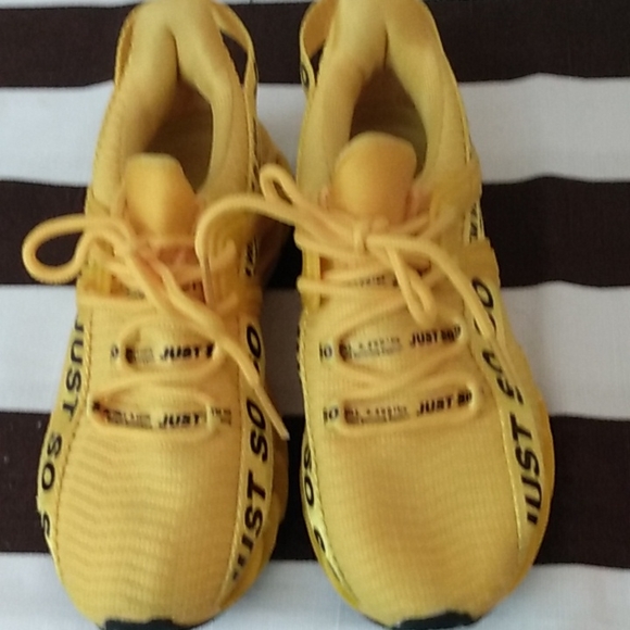 Sneakers - Picture 11 of 11